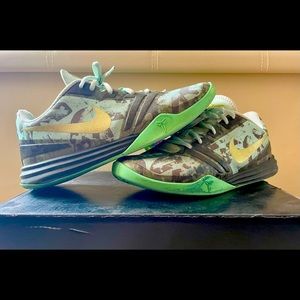 Nike Kobe Mentality Fiberglass Basketball Shoes sz7.5M